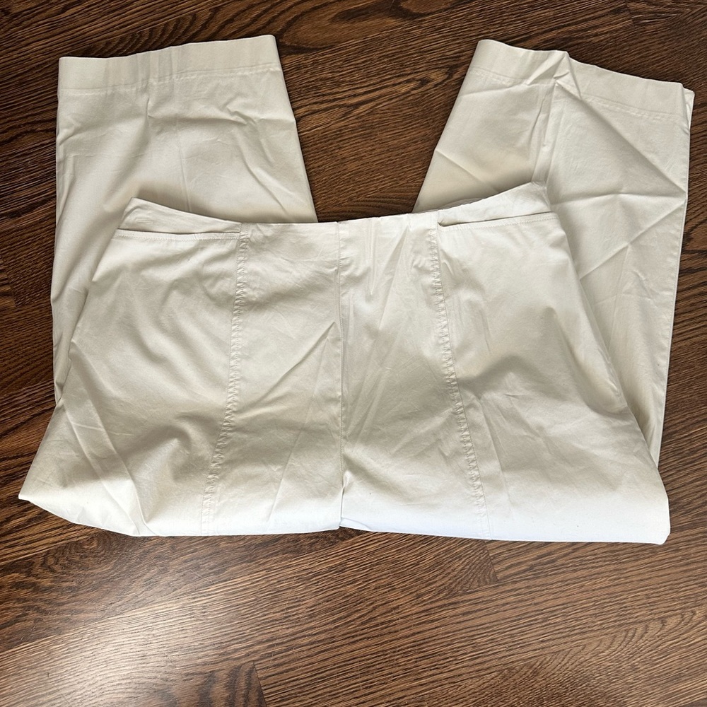 ⭐️NWT⭐️ Talbots Woman’s khaki pants.  Size 16